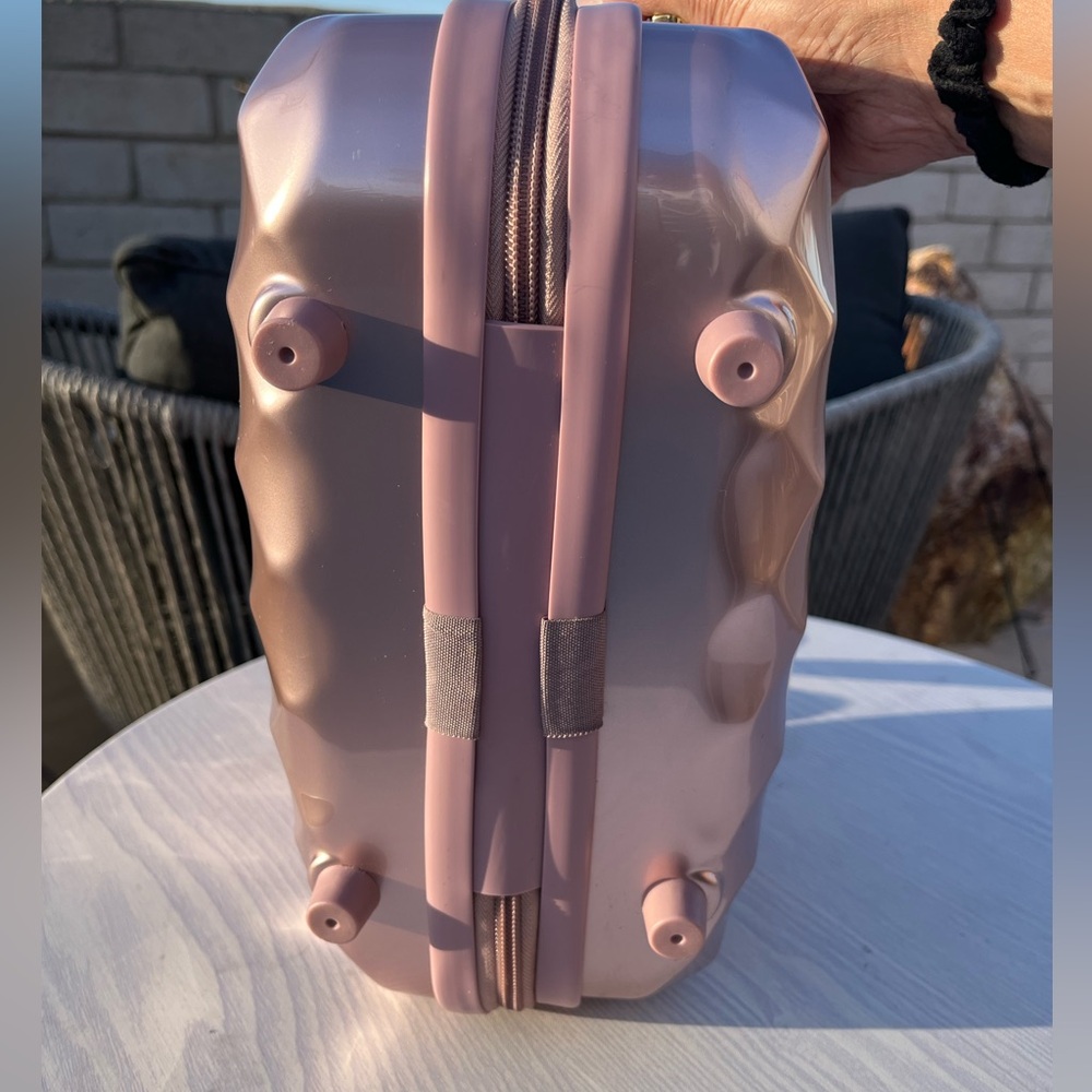 Elegant Pink Travel Beauty Bag - Picture 13 of 13
